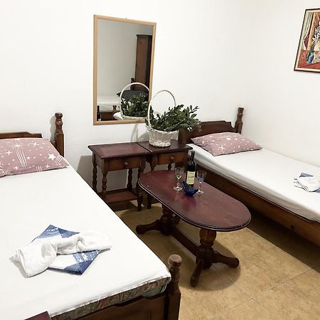 Restaurant & Apartments Jug Сутоморе Екстер'єр фото
