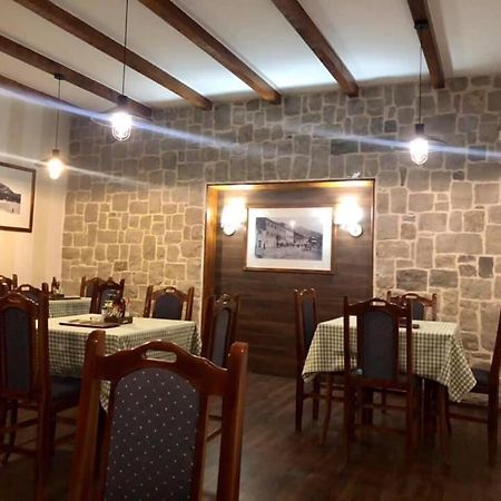 Restaurant & Apartments Jug Сутоморе Екстер'єр фото