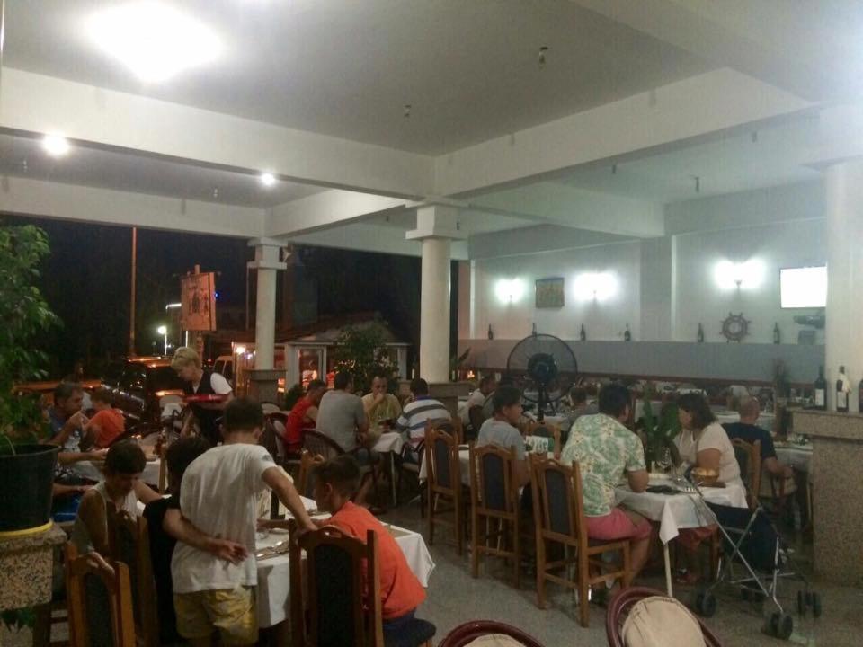 Restaurant & Apartments Jug Сутоморе Екстер'єр фото